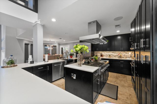 811 Turnberry Drive, Mansfield, TX 76063