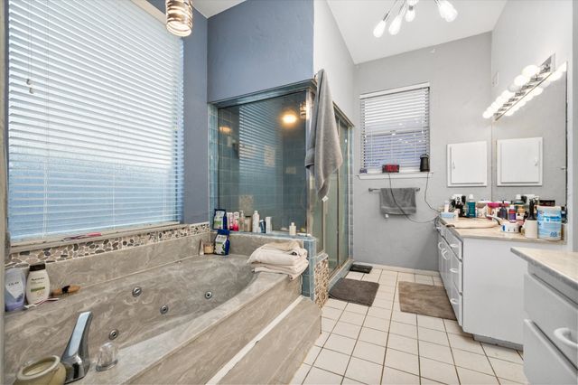 811 Turnberry Drive, Mansfield, TX 76063