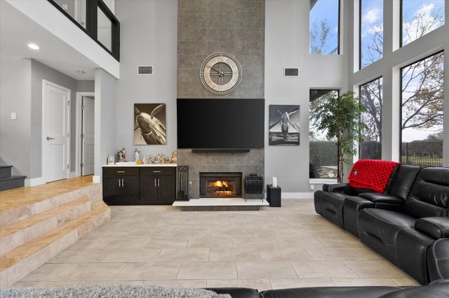 811 Turnberry Drive, Mansfield, TX 76063