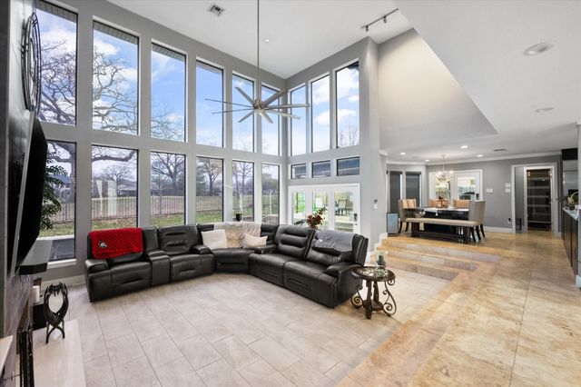 811 Turnberry Drive, Mansfield, TX 76063