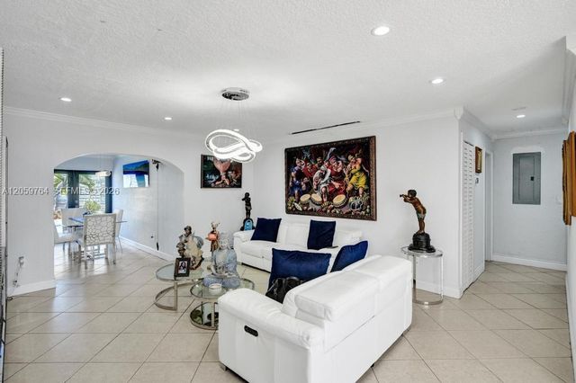 2711 SW 117th Ct, Miami, FL 33175