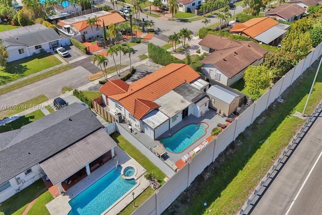2711 SW 117th Ct, Miami, FL 33175