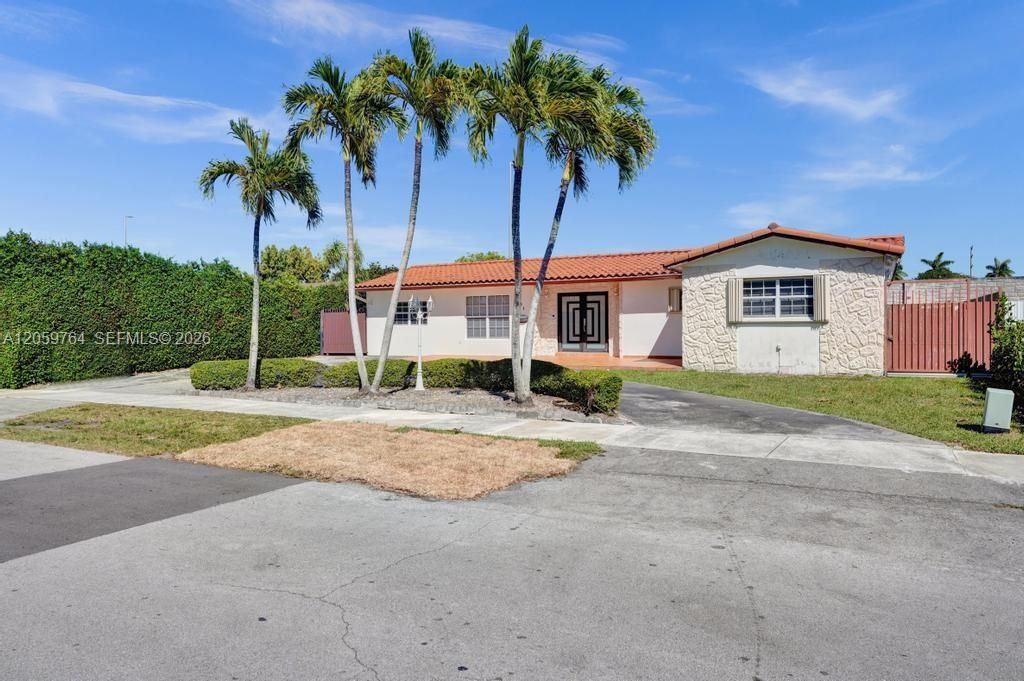 2711 SW 117th Ct, Miami, FL 33175