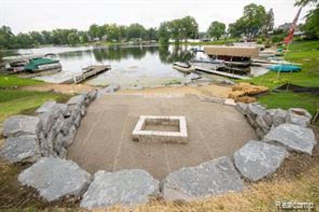 10418 KING Road, Springfield Twp, MI 48350