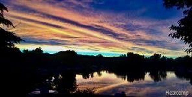 10418 KING Road, Springfield Twp, MI 48350