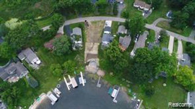 10418 KING Road, Springfield Twp, MI 48350