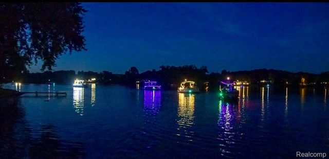 10418 KING Road, Springfield Twp, MI 48350