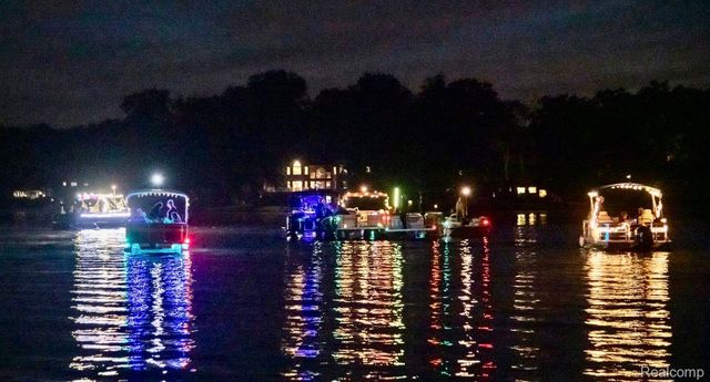 10418 KING Road, Springfield Twp, MI 48350