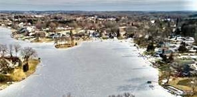 10418 KING Road, Springfield Twp, MI 48350