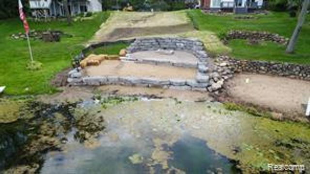 10418 KING Road, Springfield Twp, MI 48350