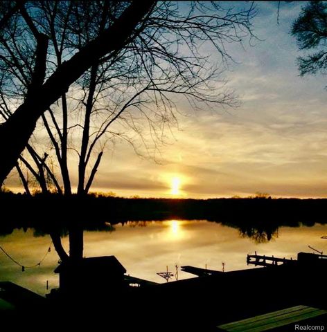 10418 KING Road, Springfield Twp, MI 48350