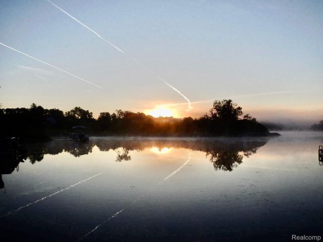 10418 KING Road, Springfield Twp, MI 48350