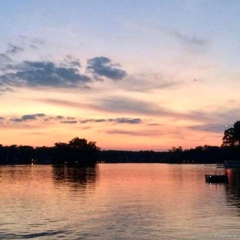 10418 KING Road, Springfield Twp, MI 48350