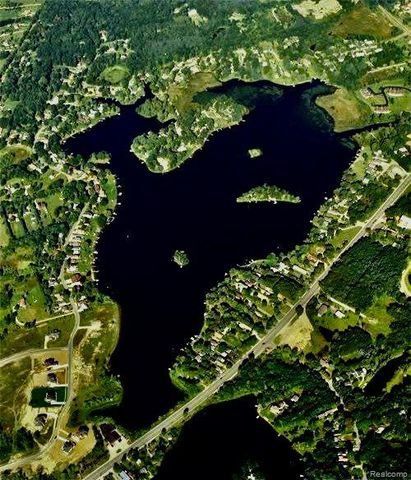 10418 KING Road, Springfield Twp, MI 48350