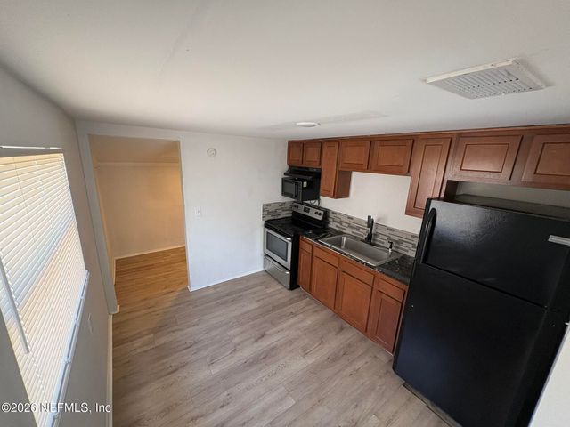 8326 GALVESTON Avenue, Jacksonville, CA 32211