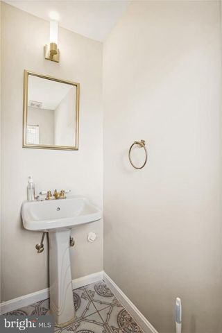 2816 BRIER POND CIR, Woodbridge, VA 22191