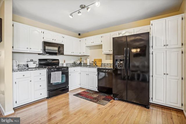 2816 BRIER POND CIR, Woodbridge, VA 22191