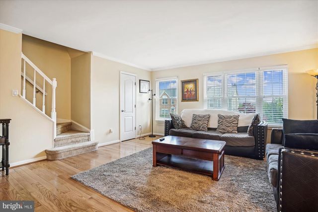 2816 BRIER POND CIR, Woodbridge, VA 22191