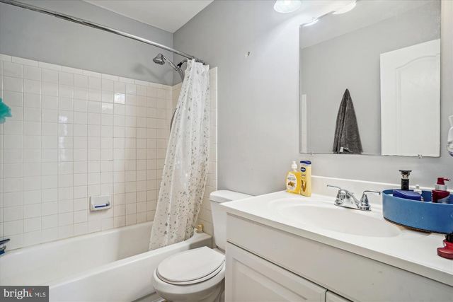 2816 BRIER POND CIR, Woodbridge, VA 22191