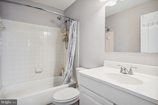 2816 BRIER POND CIR, Woodbridge, VA 22191