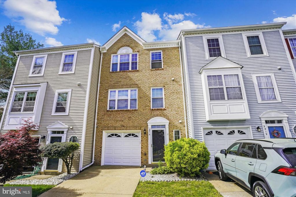 2816 BRIER POND CIR, Woodbridge, VA 22191