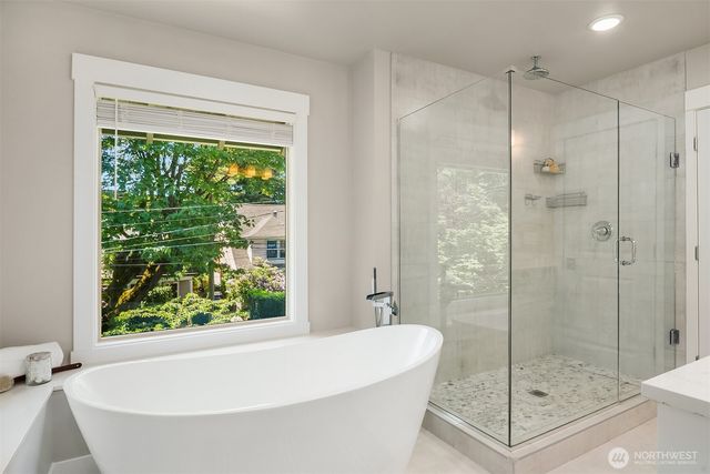 746 Broadway E, Seattle, WA 98102