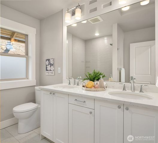 746 Broadway E, Seattle, WA 98102