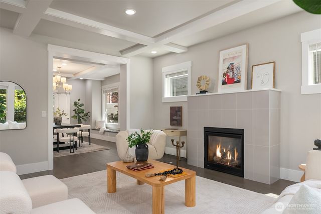 746 Broadway E, Seattle, WA 98102