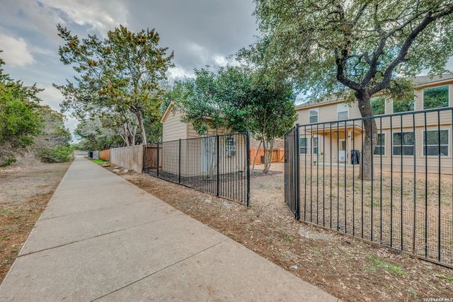 13118 Essen Frst, Helotes, TX 78023