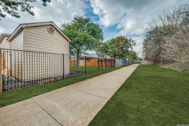 13118 Essen Frst, Helotes, TX 78023