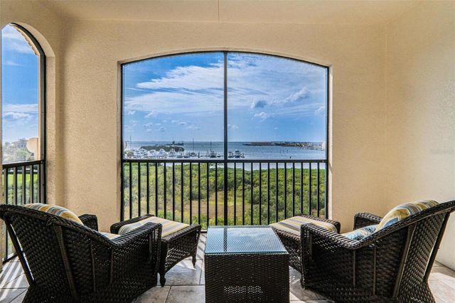 5727 YEATS MANOR DRIVE 402, Tampa, FL 33616