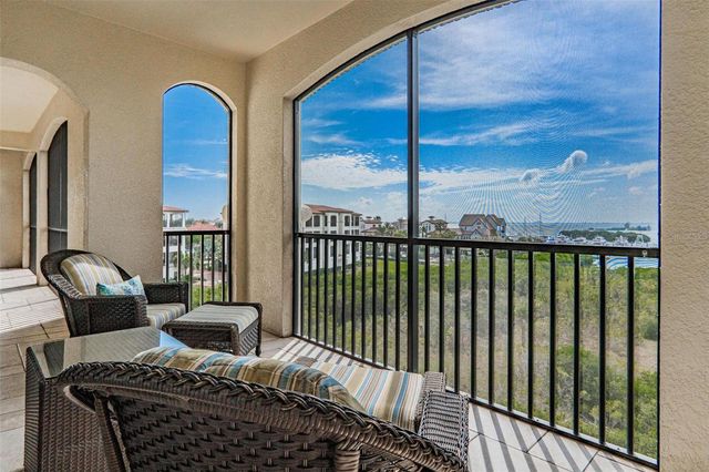 5727 YEATS MANOR DRIVE 402, Tampa, FL 33616