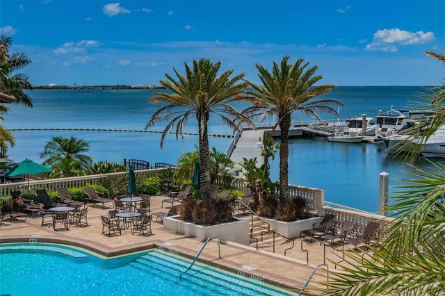 5727 YEATS MANOR DRIVE 402, Tampa, FL 33616