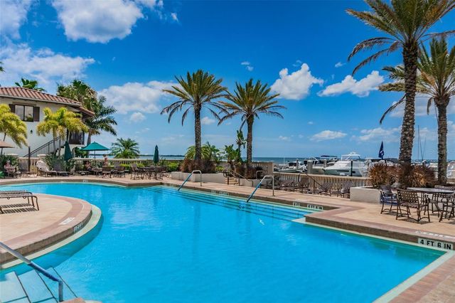 5727 YEATS MANOR DRIVE 402, Tampa, FL 33616