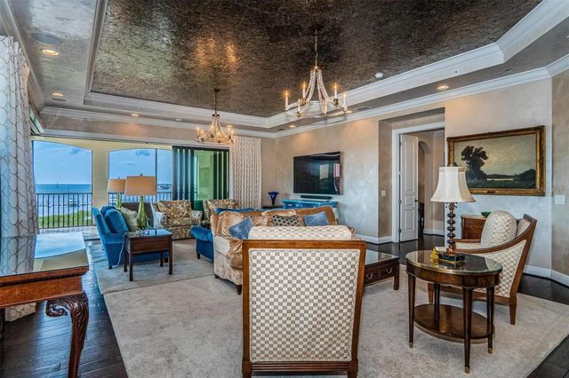 5727 YEATS MANOR DRIVE 402, Tampa, FL 33616