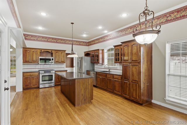 8926 N 130th East Avenue, Owasso, OK 74055