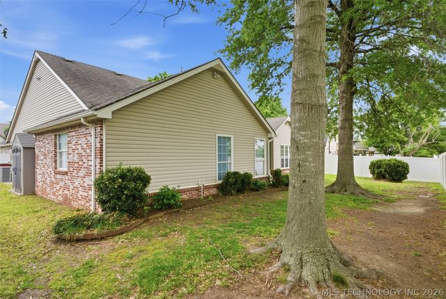 8926 N 130th East Avenue, Owasso, OK 74055