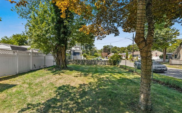 186 Orchid Drive, Mastic Beach, NY 11951