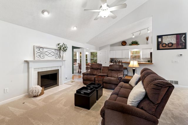 232 Kingsmeadow Lane, Blacklick, OH 43004