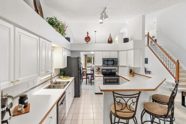 232 Kingsmeadow Lane, Blacklick, OH 43004
