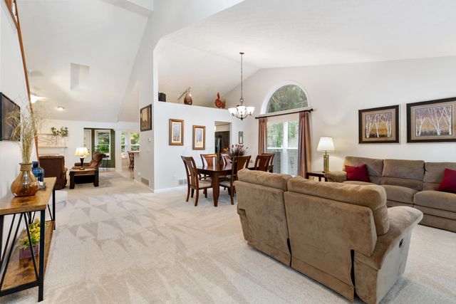 232 Kingsmeadow Lane, Blacklick, OH 43004