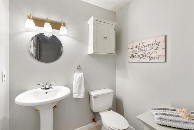 232 Kingsmeadow Lane, Blacklick, OH 43004