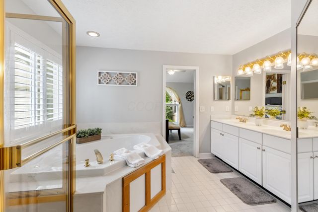 232 Kingsmeadow Lane, Blacklick, OH 43004