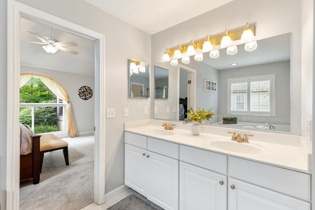 232 Kingsmeadow Lane, Blacklick, OH 43004