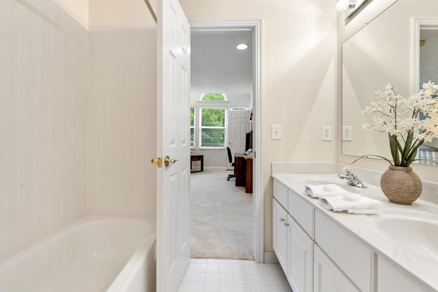 232 Kingsmeadow Lane, Blacklick, OH 43004