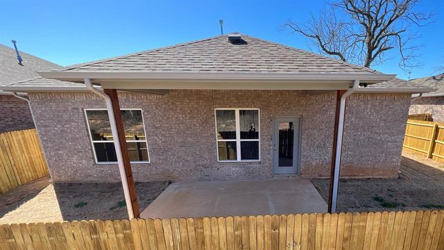 424 Remington Avenue, Jones, OK 73049