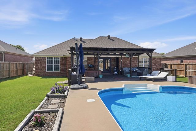 1630 Hosta, Conway, AR 72034