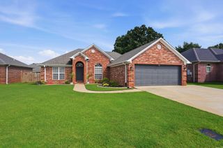 1630 Hosta, Conway, AR 72034