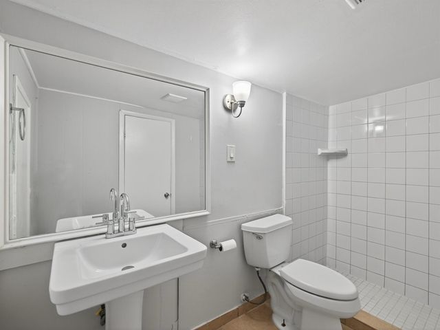 964 W Lakewood Road, West Palm Beach, FL 33405