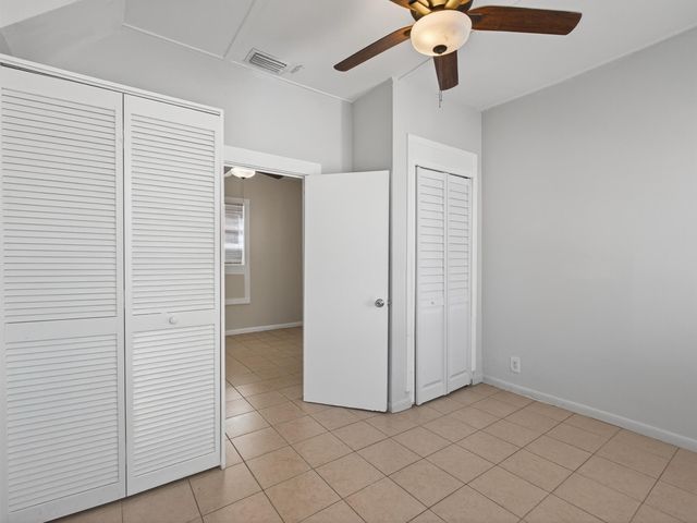 964 W Lakewood Road, West Palm Beach, FL 33405